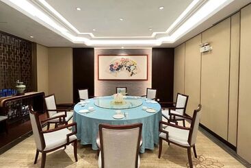 Guangdong Hotel Free Shuttle & Registration Counter Service During Canton Fair