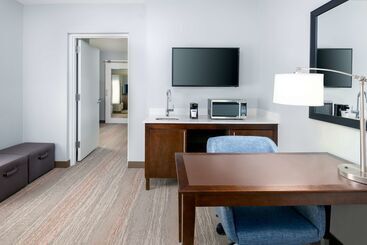 هتل Hampton Inn Charlotteuptown