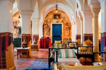 هتل Medina Belisaire And Thalasso