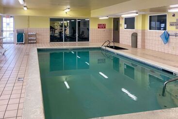 هتل Quality Inn & Suites Cincinnati Sharonville