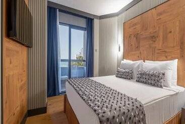 Jura Hotels Ada Beach