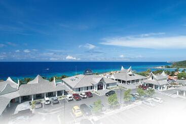 Papagayo Beach Resort