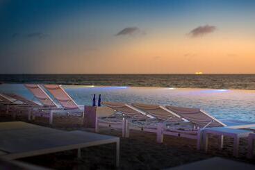 Papagayo Beach Resort