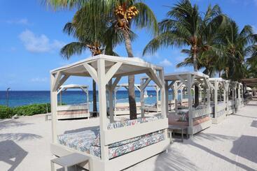 Papagayo Beach Resort