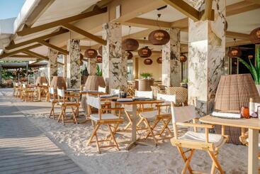 Papagayo Beach Resort