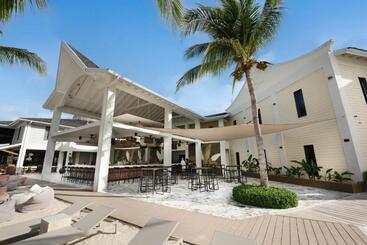 Papagayo Beach Resort