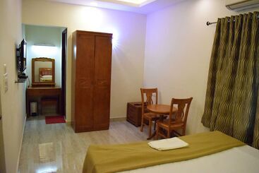 هتل Sri Kavimany Residency, Near Auro Beach