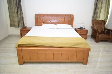 هتل Sri Kavimany Residency, Near Auro Beach