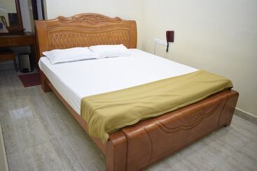 هتل Sri Kavimany Residency, Near Auro Beach
