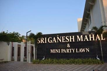 هتل Sri Kavimany Residency, Near Auro Beach