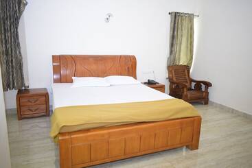 هتل Sri Kavimany Residency, Near Auro Beach