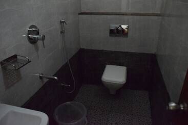 هتل Sri Kavimany Residency, Near Auro Beach