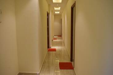 هتل Sri Kavimany Residency, Near Auro Beach