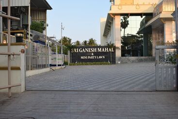 هتل Sri Kavimany Residency, Near Auro Beach