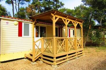 هتل Victoria Mobilehome Camping Park Soline