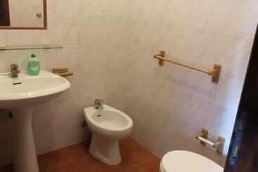 پانسیون Double Twin Room Private Bathroom For Swimming Pool Use