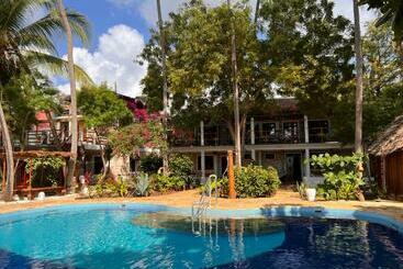 پانسیون Stone Resort