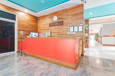 Sans Hotel Budaya Cirebon