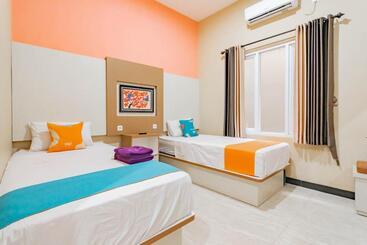 Sans Hotel Budaya Cirebon