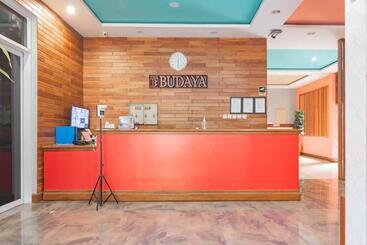 Sans Hotel Budaya Cirebon