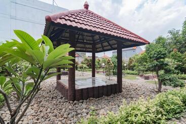 Sans Hotel Budaya Cirebon