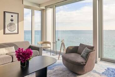هتل Sable At Navy Pier Chicago, Curio Collection By Hilton