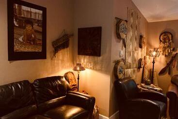 The Fraser River's Edge B&b Lodge
