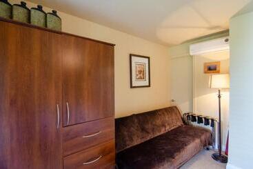 The Fraser River's Edge B&b Lodge