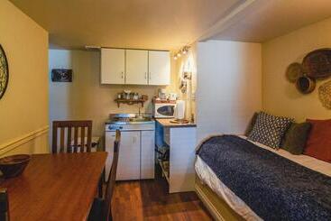 The Fraser River's Edge B&b Lodge