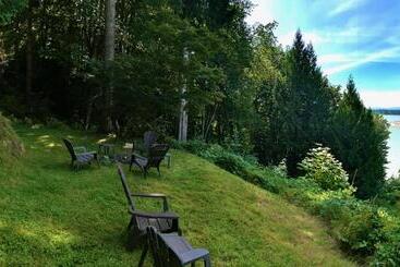 The Fraser River's Edge B&b Lodge