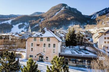 Общежитие Auberge De Jeunesse Hi Serre Chevalier