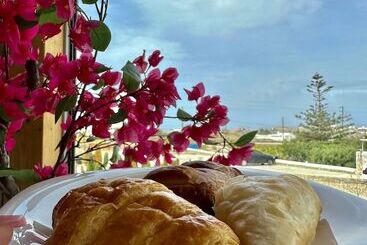 تختخواب و صبحانه Aegean Hospitality