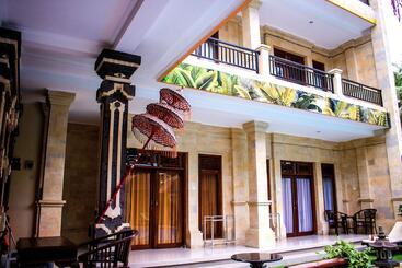 هتل Bali 85 Beach Inn