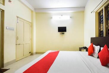 هتل Flagship 75693 Pradhan Palace