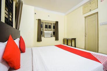 هتل Flagship 75693 Pradhan Palace