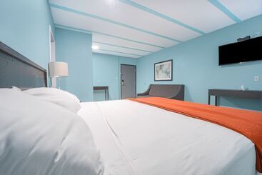 هتل Rodeway Inn & Suites North Hollywood Burbank Airport   Universal Area