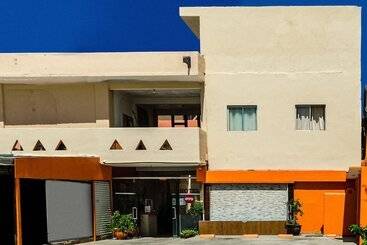 هتل Oyo  Cabo Del Sur