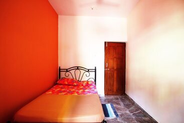 پانسیون Santana Guest House