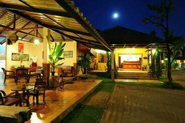 ホテル Baan Kiang Chan Resort
