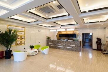 هتل Greentree Inn Qinhuangdao Beidaihe