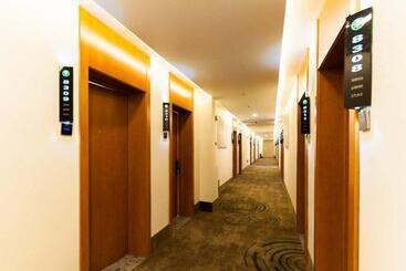 هتل Greentree Inn Qinhuangdao Beidaihe