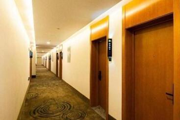 هتل Greentree Inn Qinhuangdao Beidaihe