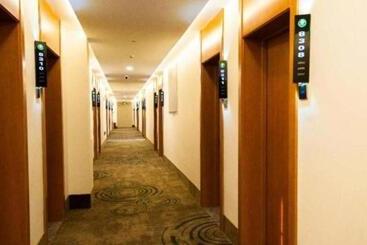 هتل Greentree Inn Qinhuangdao Beidaihe