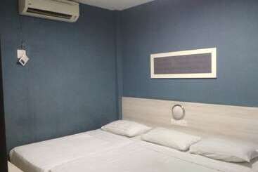 هتل Oyo 89903 Ms City