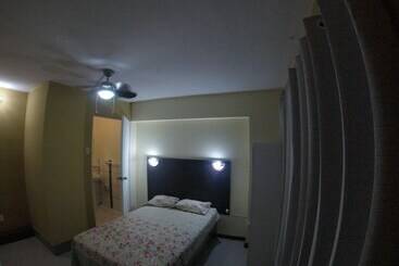 هتل Pirhua House