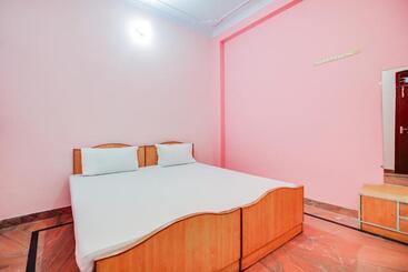 فندق Spot On 60818 Sheetal Guest House