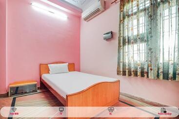 فندق Spot On 60818 Sheetal Guest House