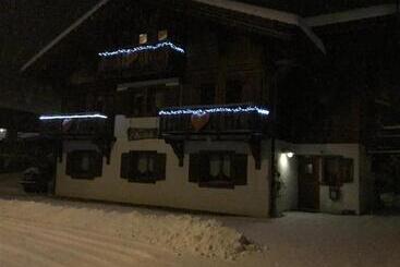 Bed And Breakfast Chalet Manava