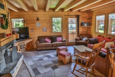Bed And Breakfast Chalet Manava
