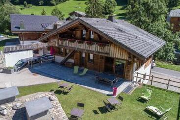 Bed And Breakfast Chalet Manava